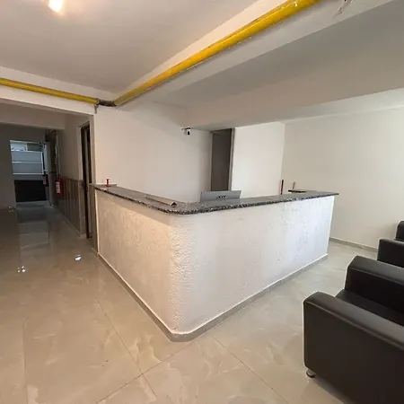 Zeus Goeruekle Apartment