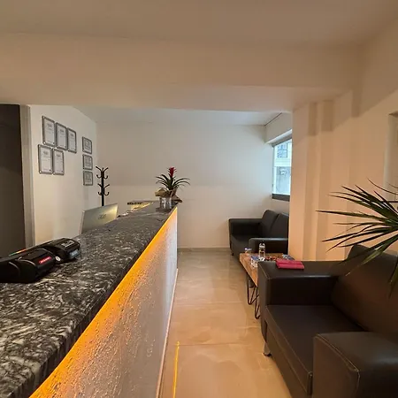 Zeus Goeruekle 아파트 *